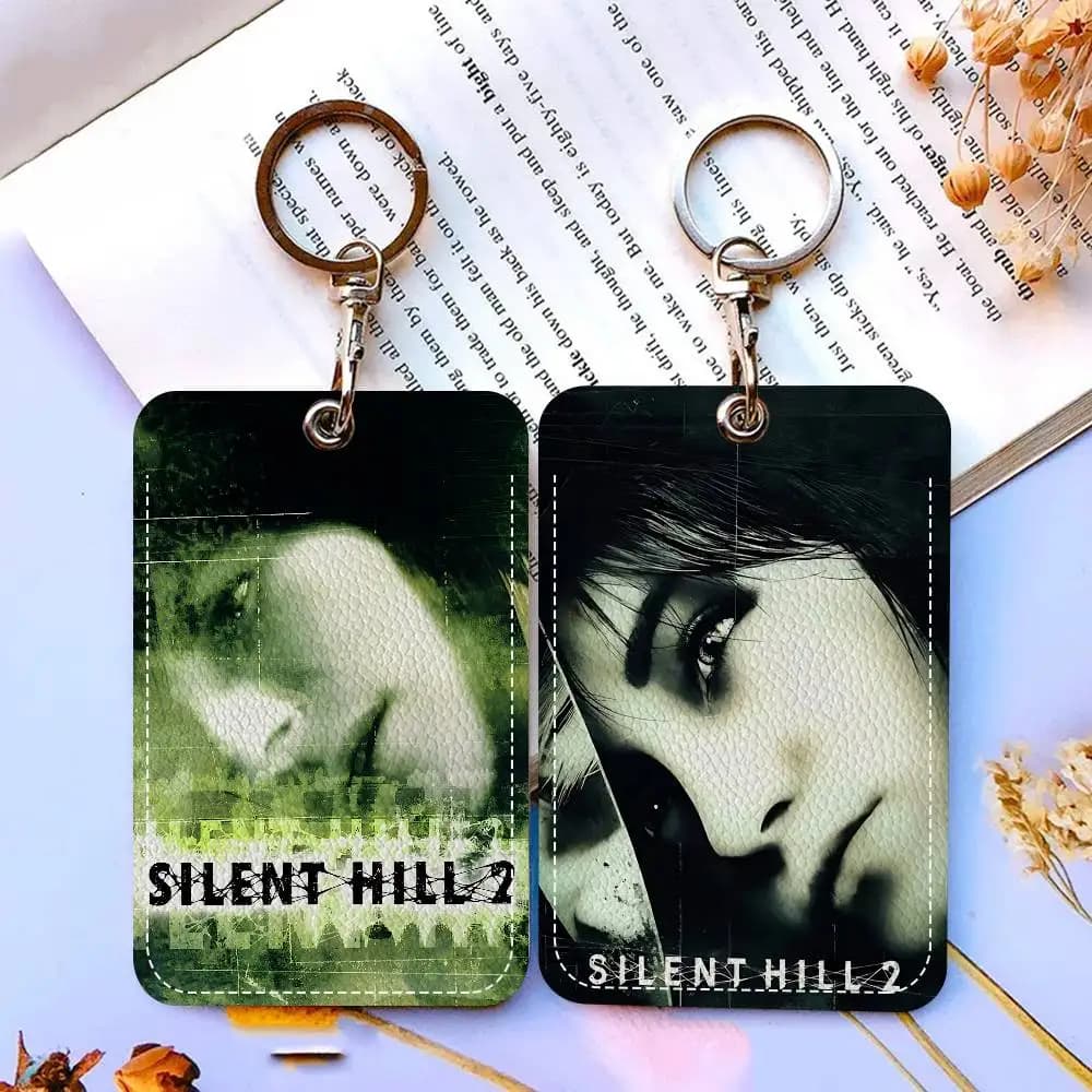 Portachiavi Rettangolare Adesivo del Gioco Silent Hill 2, Porta Badge, Porta Carte di Credito, Porta Tessere Studenti, Porta Tessere Autobus