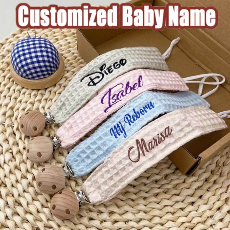 Portaciuccio Personalizzato con Clip in Legno e Tessuto, Regalo per Baby Shower