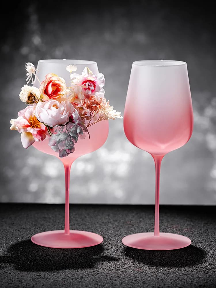 Romantic Frosted Gradient Pink Wine Glasses Set of 2 Luxury Champagne Glasses Couple Home Use Wine Glasses Glass Material
