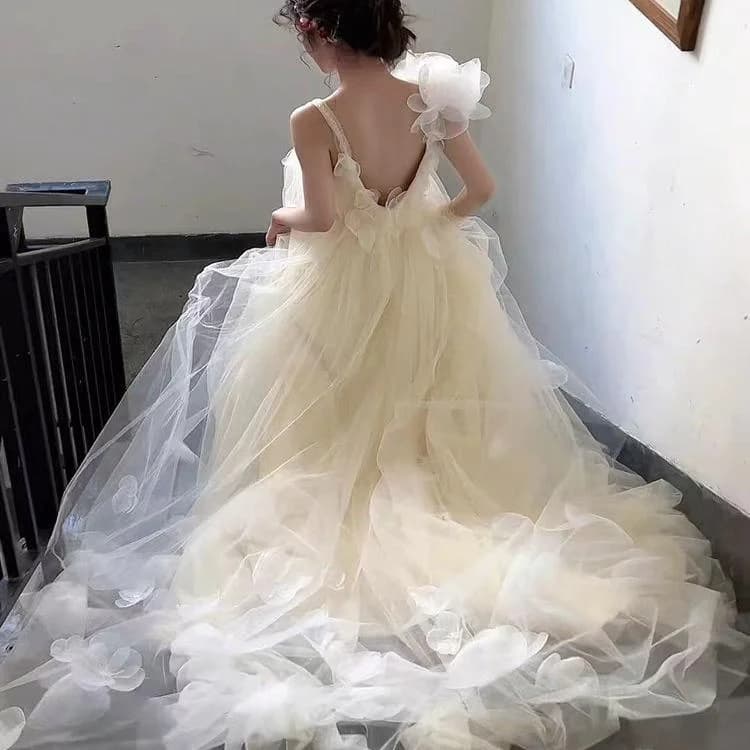 Abito da Sposa Semplice ed Elegante a Coda di Pesce 2025, Nuovo Stile Versione Coreana, Vestito da Sposa con Cintura, Gonna Lunga Senza Maniche per Donne