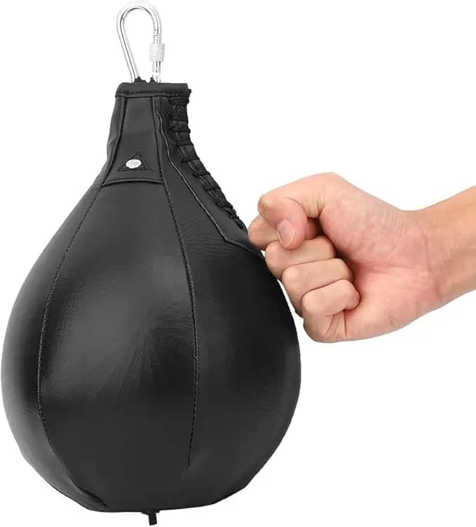 Set of hanging boxing bags with swivel and fast ball for the gym