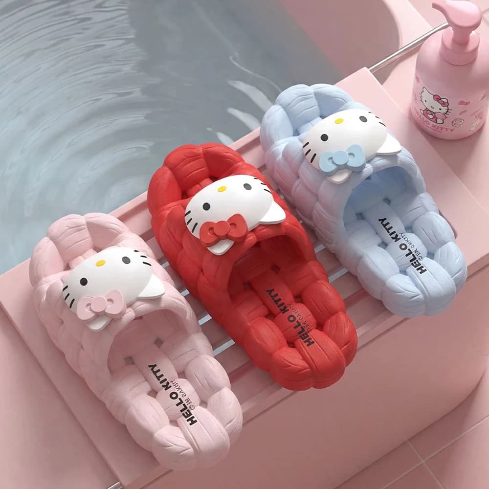 Pantofole da bagno casual traspiranti e antiscivolo con fondo spesso da donna Anime Hello Kitty, pantofole da spiaggia morbide e comode da donna