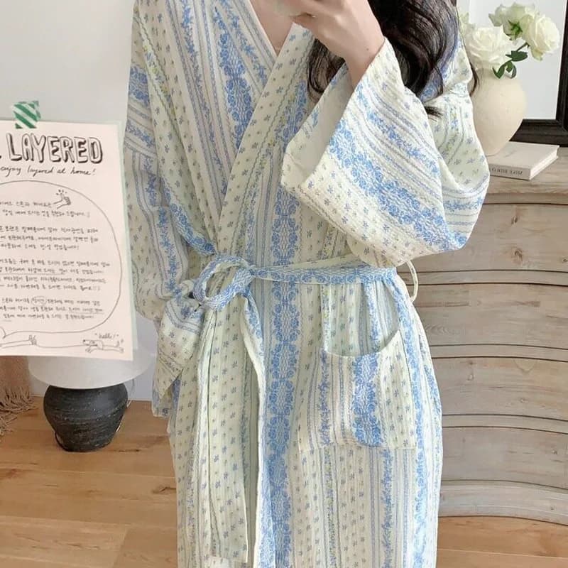 Women's nightdress and floral pajamas with soft stripes, fresh and retro: long sleeve dress and homewear for spring and autumn