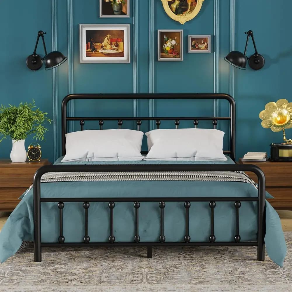 Classic double bed base in metal with platform, Victorian style, with durable steel slats support