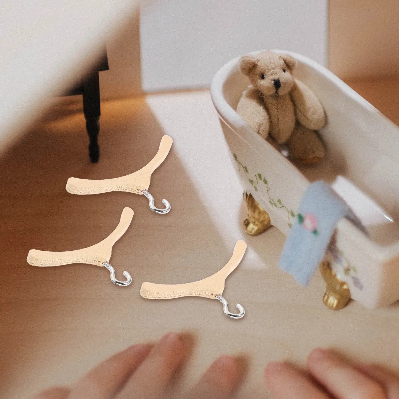 20 Pezzi Mini Appendiabiti in Legno, Accessori per Casa delle Bambole, Piccoli Stendini Realistici, Ornamenti Miniatura