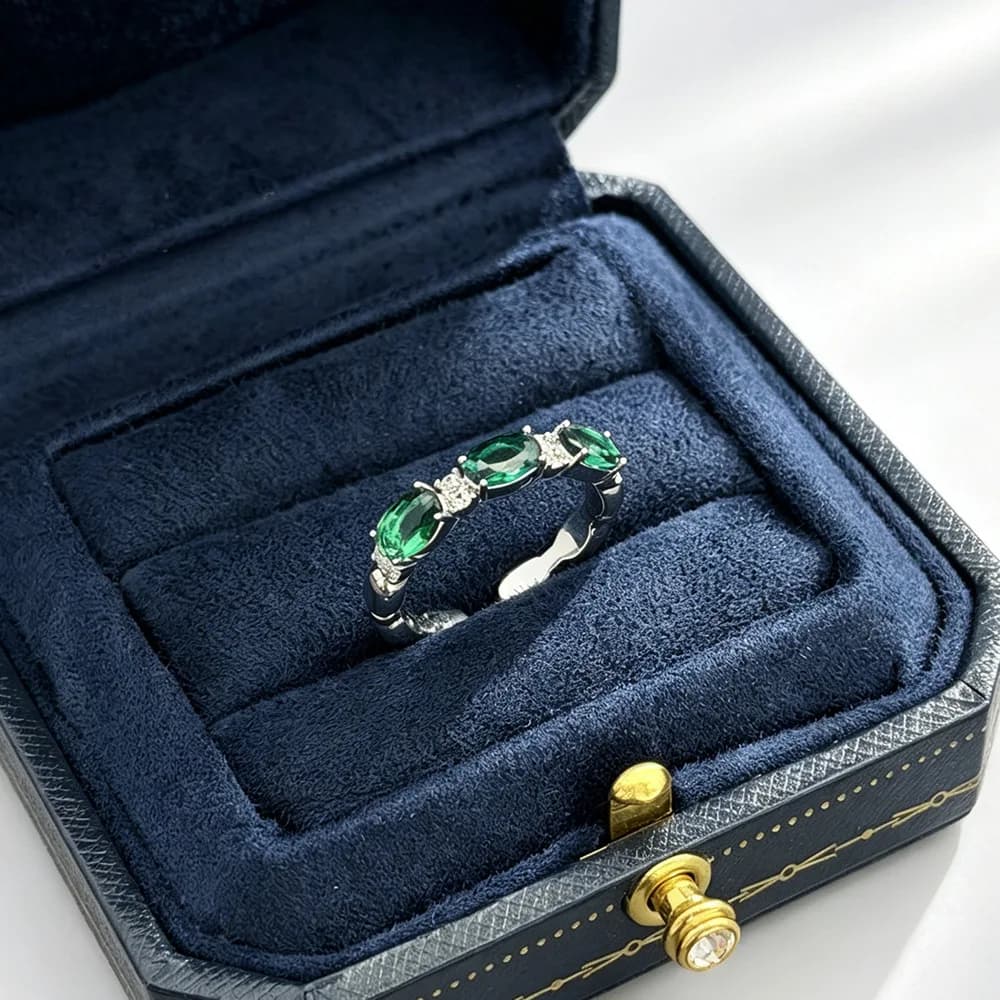 Shining Micro inlaid Emerald Light Luxury Open Ring Niche Unique High-end Index Finger Ring for Women