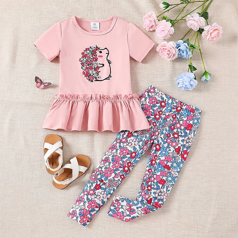 Set da 2 pezzi per le vacanze estive delle ragazze con graziose stampe floreali, t-shirt a maniche corte girocollo lavorata a maglia, leggings slim fit