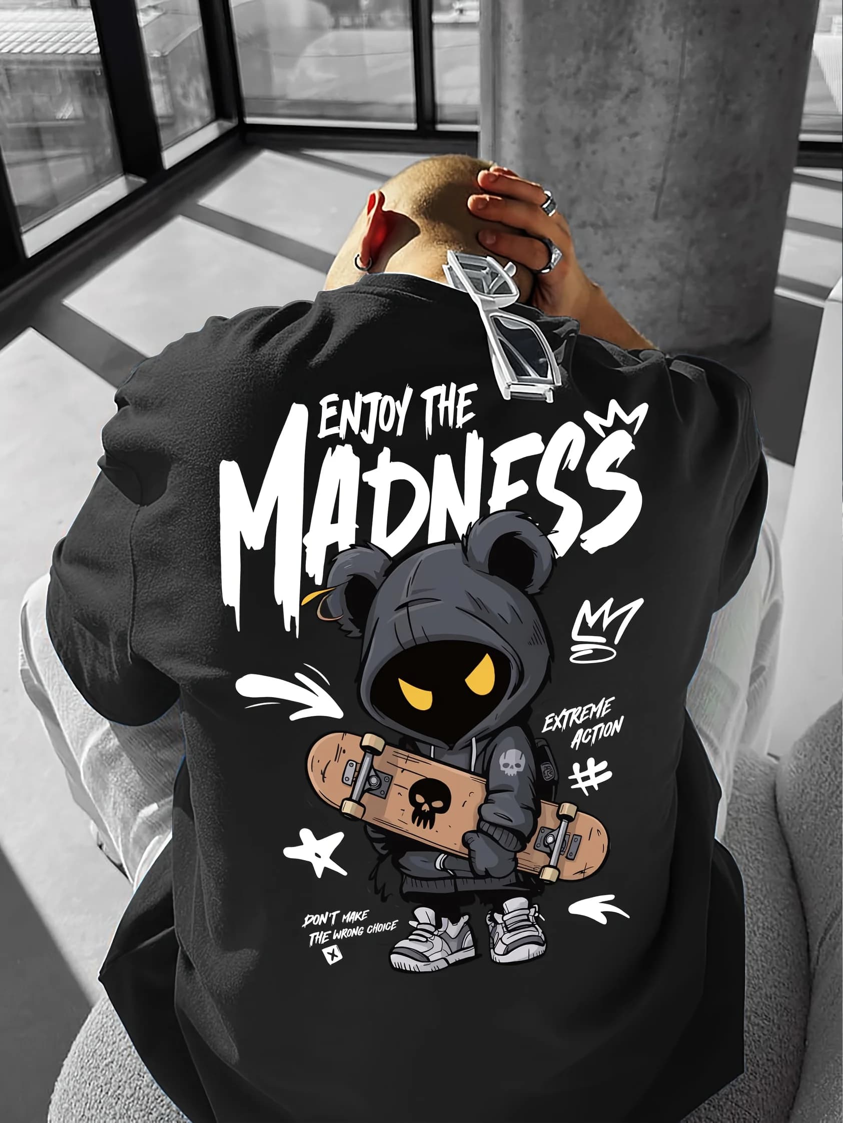 T-shirt da strada per esterni con collo rotondo traspirante micro elastico con stampa cartoon estiva di nuovo design da uomo europeo e americano