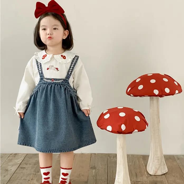 Gonna con cinturino in denim ricamato tinta unita per ragazze 2025 Camicia dolce e carina per bambina nuova primavera