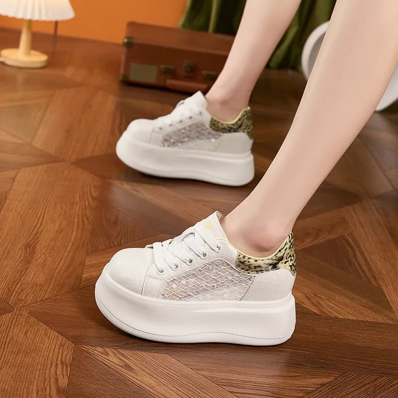 Scarpe Bianche con Suola Spessa per Donne, Nuove Sneakers Estive, Scarpe Traspiranti in Rete, Versatili con Aumento di Altezza Interno