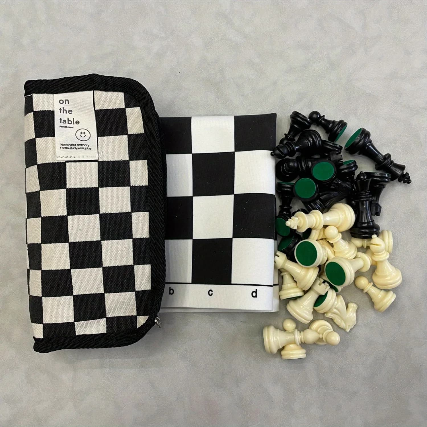 1set Travel-Ready 13.4" Chess Set, Perfect Compact Foldable Design, and Convenient Chessboard Grid in a Plastic Chess Pieces