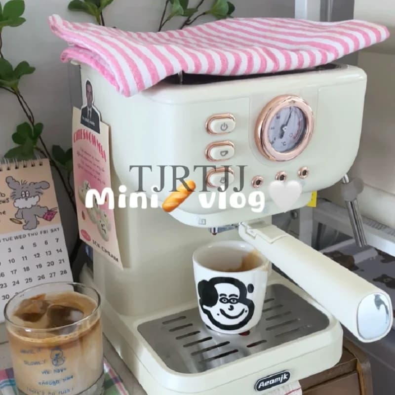 Hot Selling Professional Semi Automatic Home Restaurant Cafe Electric Coffee Maker Espresso Machine for Office