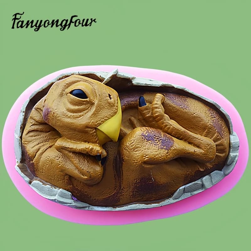 Fan Yong quattro stampi in gomma siliconica con dinosauro a conchiglia rotta possono realizzare prodotti finiti in cemento e cioccolato in resina di gesso