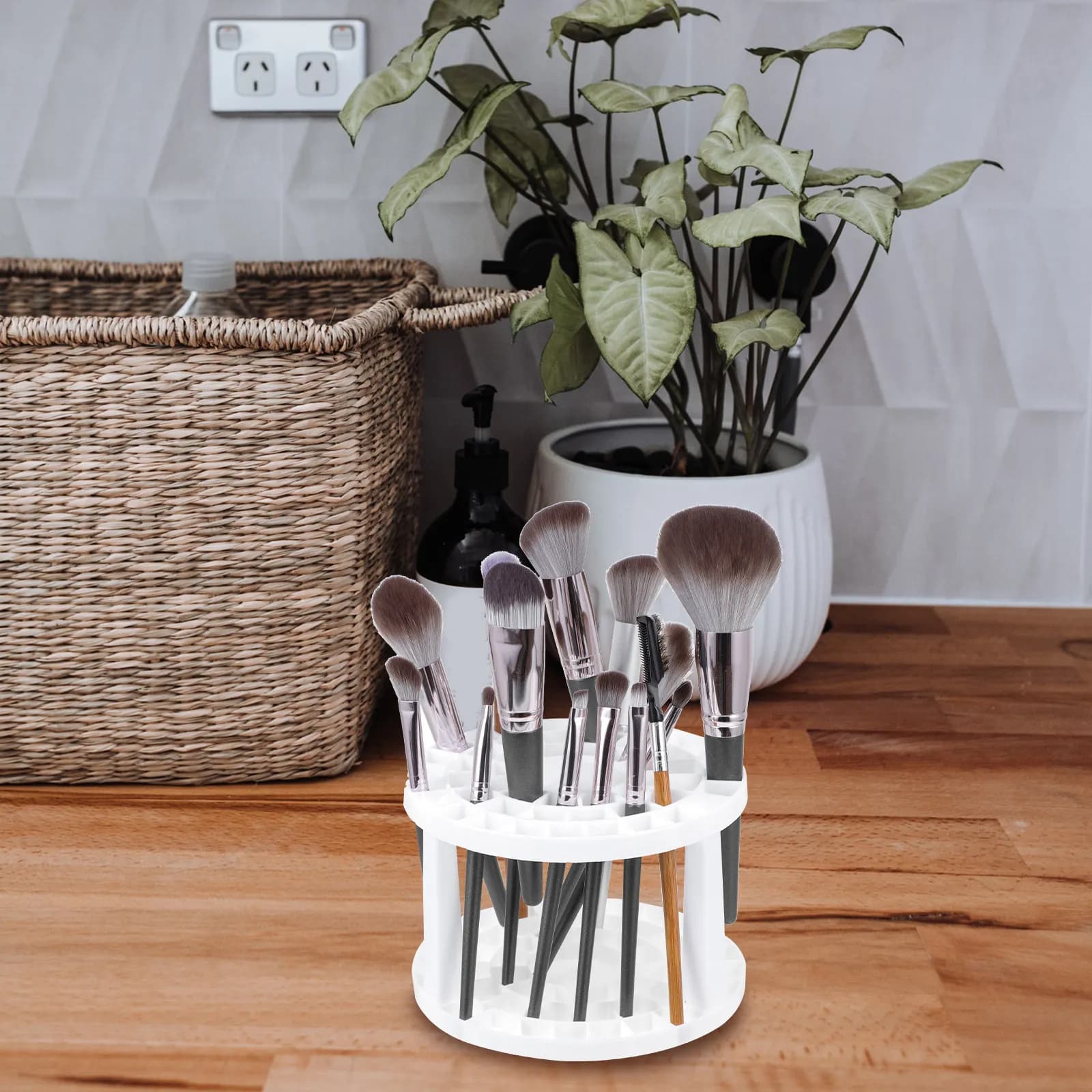 Multi-Dispensable Makeup Brush Holder, Desk Organizer for Cosmetics, Large Container for Makeup Tools