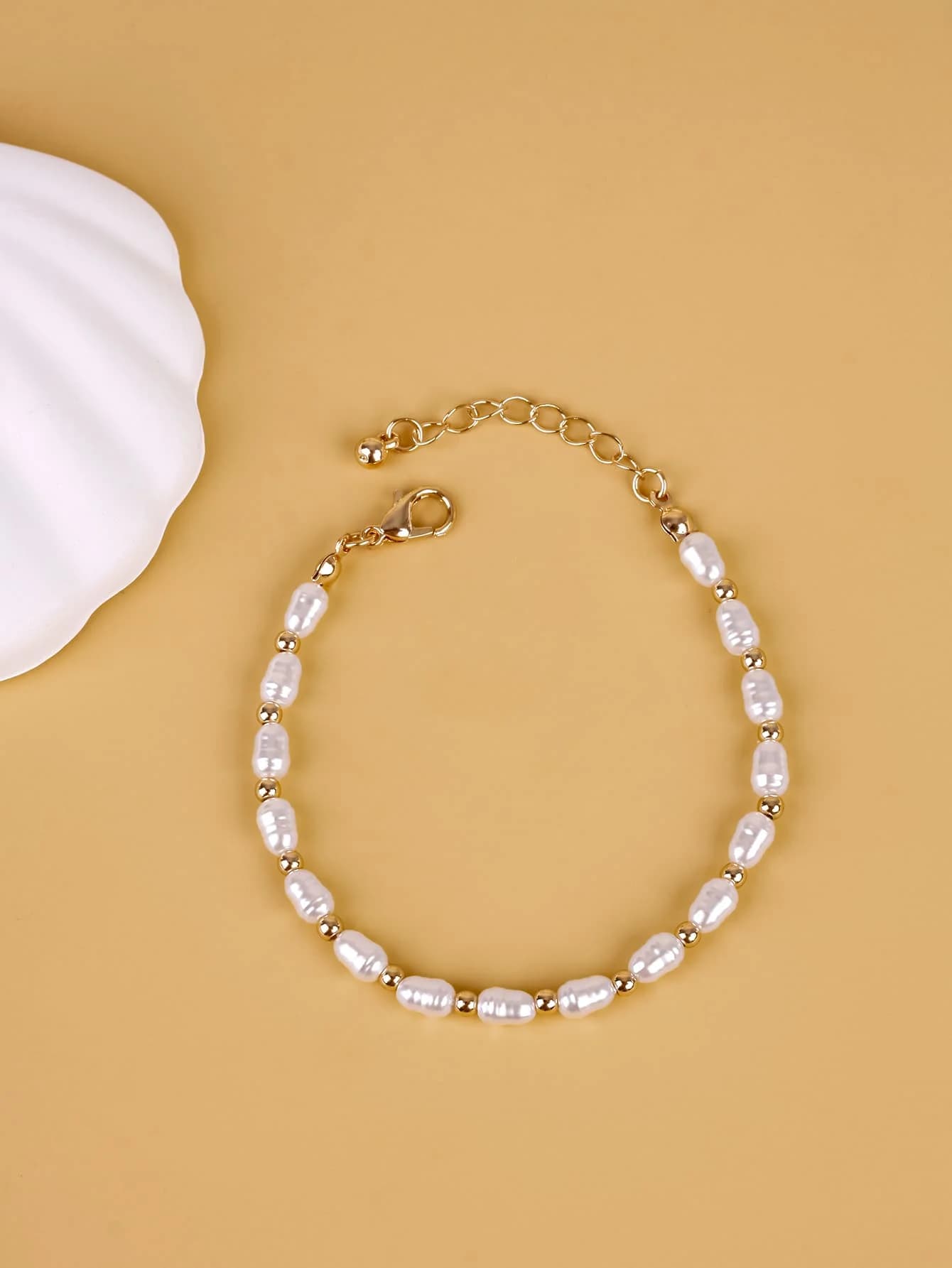 Elegant acrylic beaded bracelet with delicate craftsmanship and smooth finish for everyday wear
