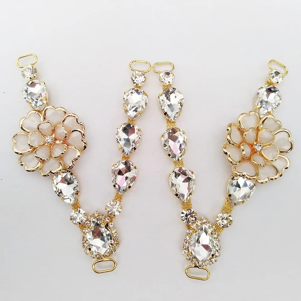 1 paio di fiori di cristallo strass scarpe calzature catena fibbia bikini infradito connettori borse per abbigliamento in metallo berretto indumento cucito