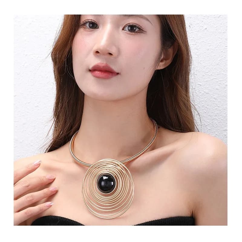 Nuova Collana Speciale alla Moda con Ciondolo Rotondo, Versatile Collana in Metallo per Donna