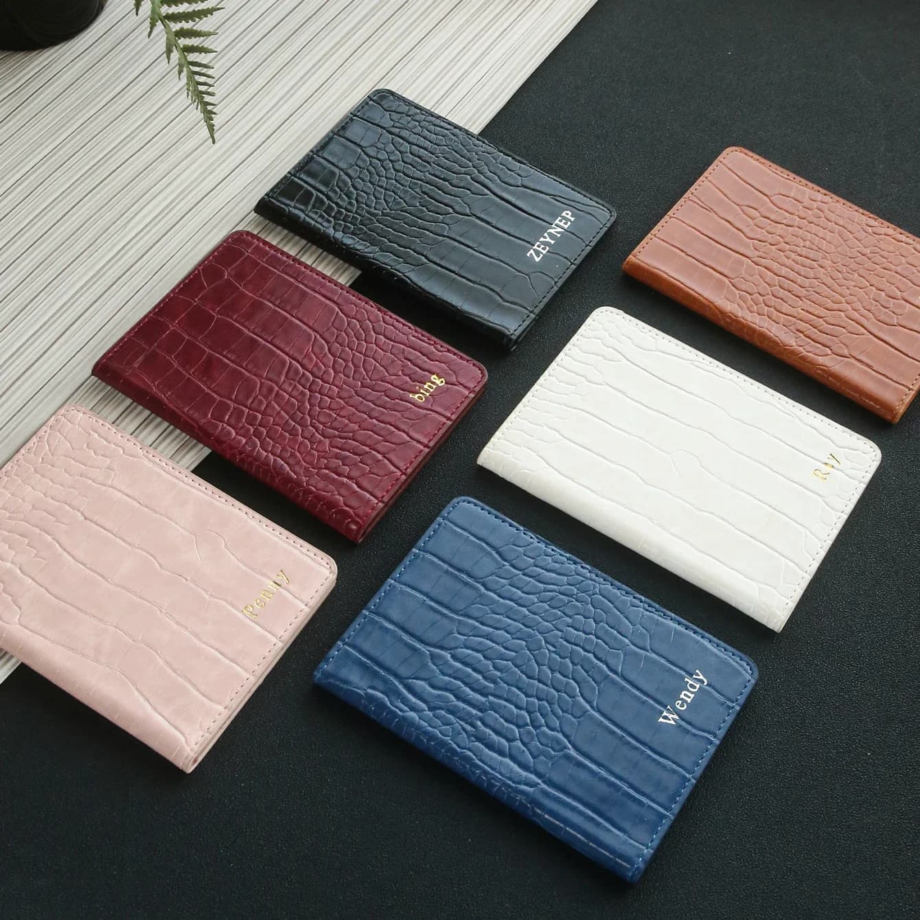 1PC Personalized Name Passport Holder Gold Monogram Passport Cover Customize Luxurious Chic Alligator Print Card Holder