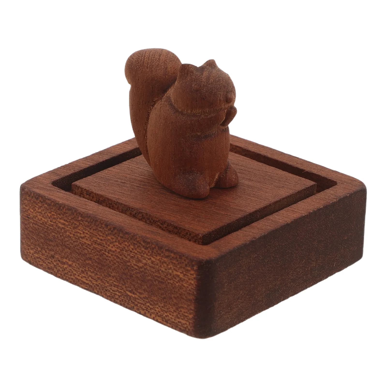 Wooden Squirrel Carving Essential Oil Diffuser Dense Grain Wood Passive Fragrance Diffuser for Desk Nightstand Room