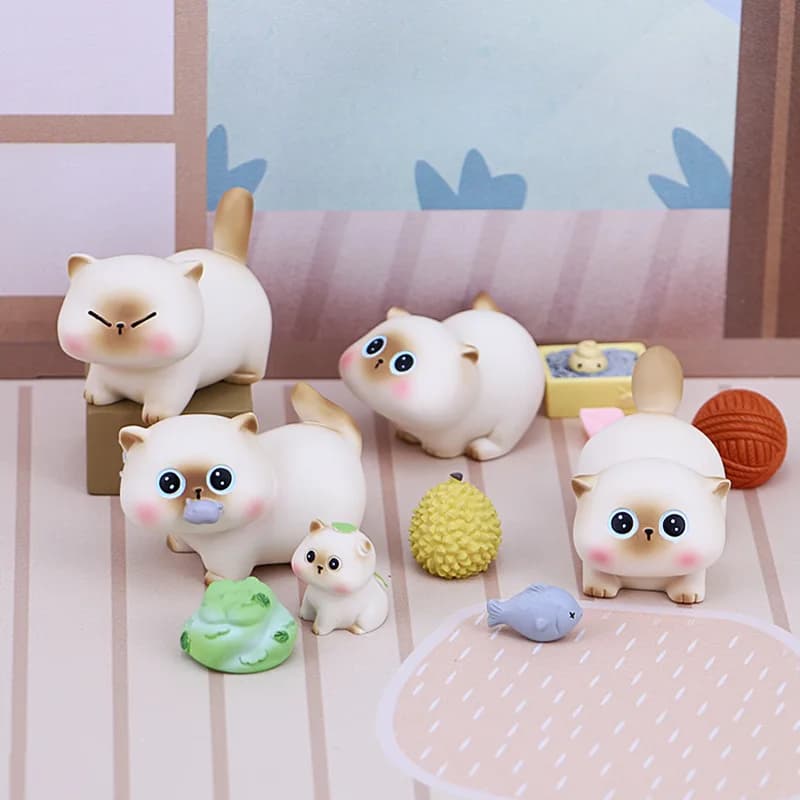 Hot Kawaii Douding Little Siam Daily Series Trendy Blind Box Fashion Play Doll Cat Figurine Toy Model Ornaments Regalo per bambini