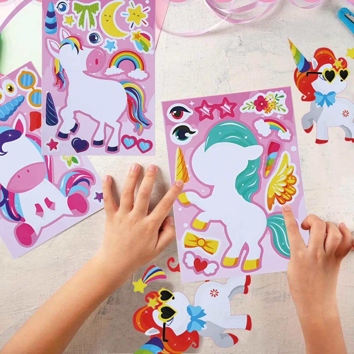 12 fogli Arcobaleno Cavallo Bambini Puzzle fai da te Giochi di adesivi Unicorno Festa di compleanno Crea una faccia Divertenti assemblare adesivi puzzle Regali
