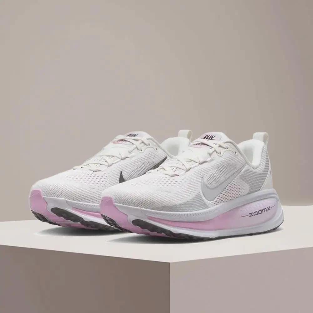 Scarpe da corsa su strada imbottite Nike VOMERO 18 da donna, comode, antiscivolo, resistenti, eleganti e versatili IM2503-133