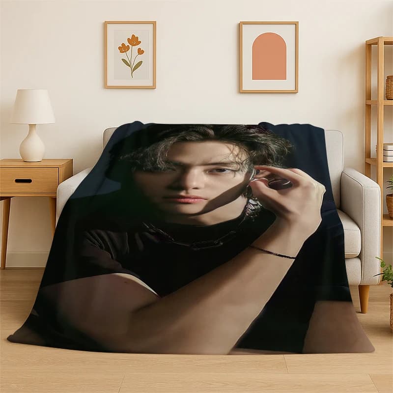 Coperta in flanella Kpop B-BTS Kim Tae Hyung V, morbida e calda, per camera da letto, soggiorno, letto, viaggi, campeggio, picnic, regalo per bambini