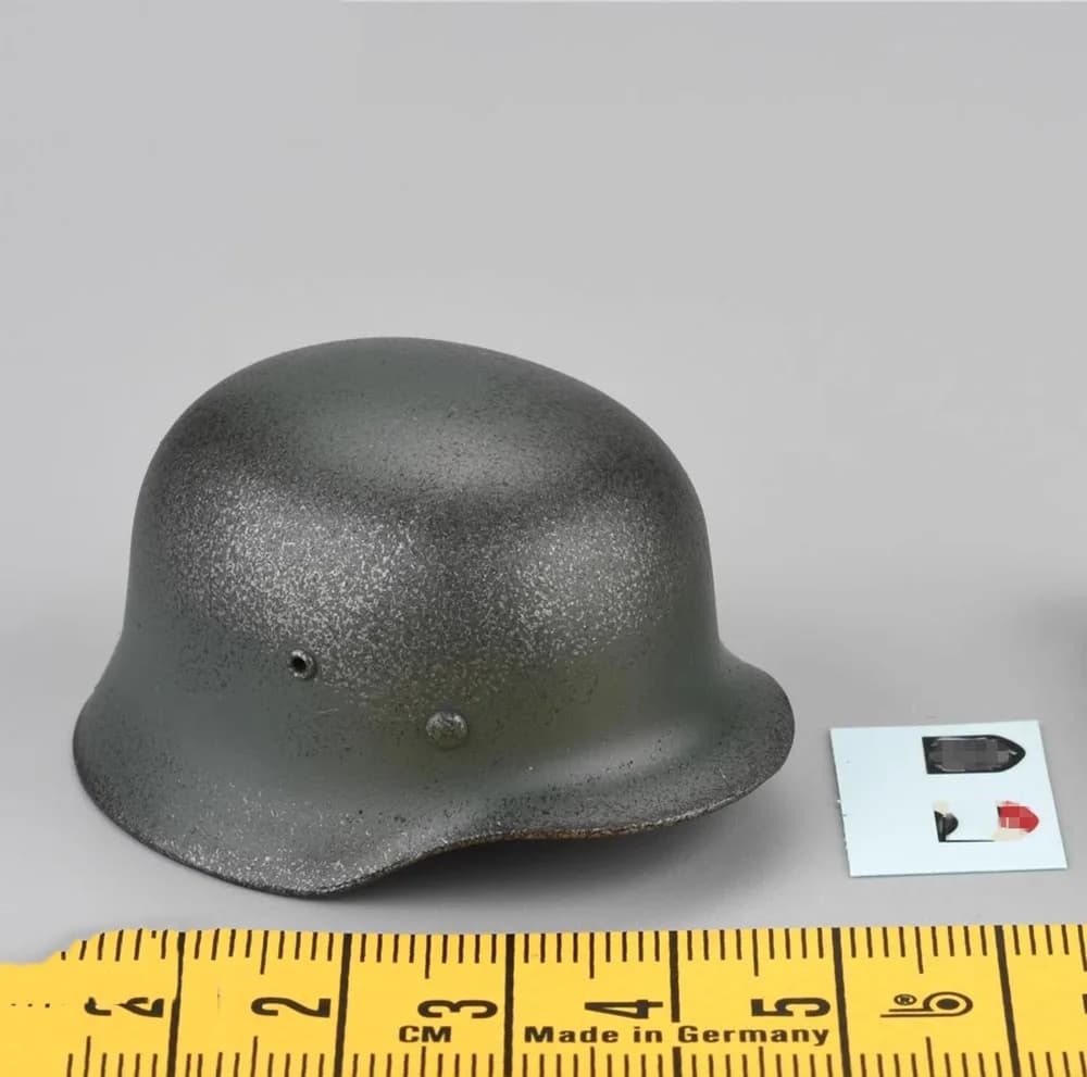 1/6 DID D80166 WWII Series Soldier Mini Toys Model Metal Material Helmet with Medals Waist Belt For 12" Action Scene Component