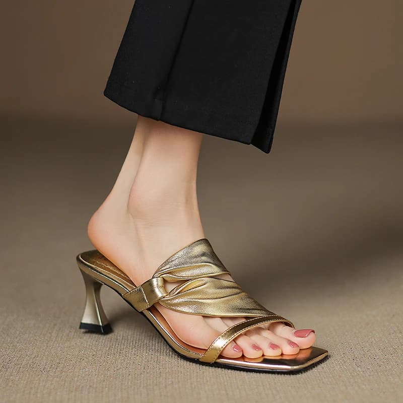 2025 Moda Donna Sexy Sandali Scarpe Tacchi alti Vera pelle Open Clip Toe Pantofole da festa Scarpe Slingback Dress Taglia 34-40