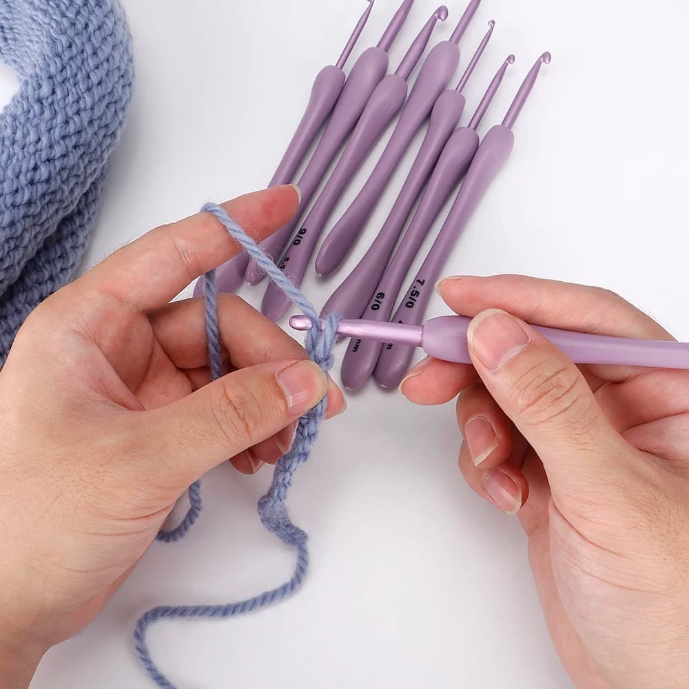 8Pcs Crochet Hook Kit(2.5-6mm) Purple Rubber Handle Crochet Hooks Needles for DIY Crafts Knitting Crocheting Supplies