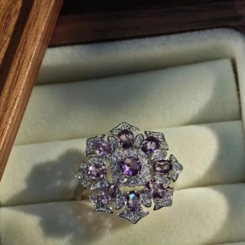 The new live broadcast of foreign trade has the same popular light luxury ring with zircons with 100 coordinated styles, beautiful to