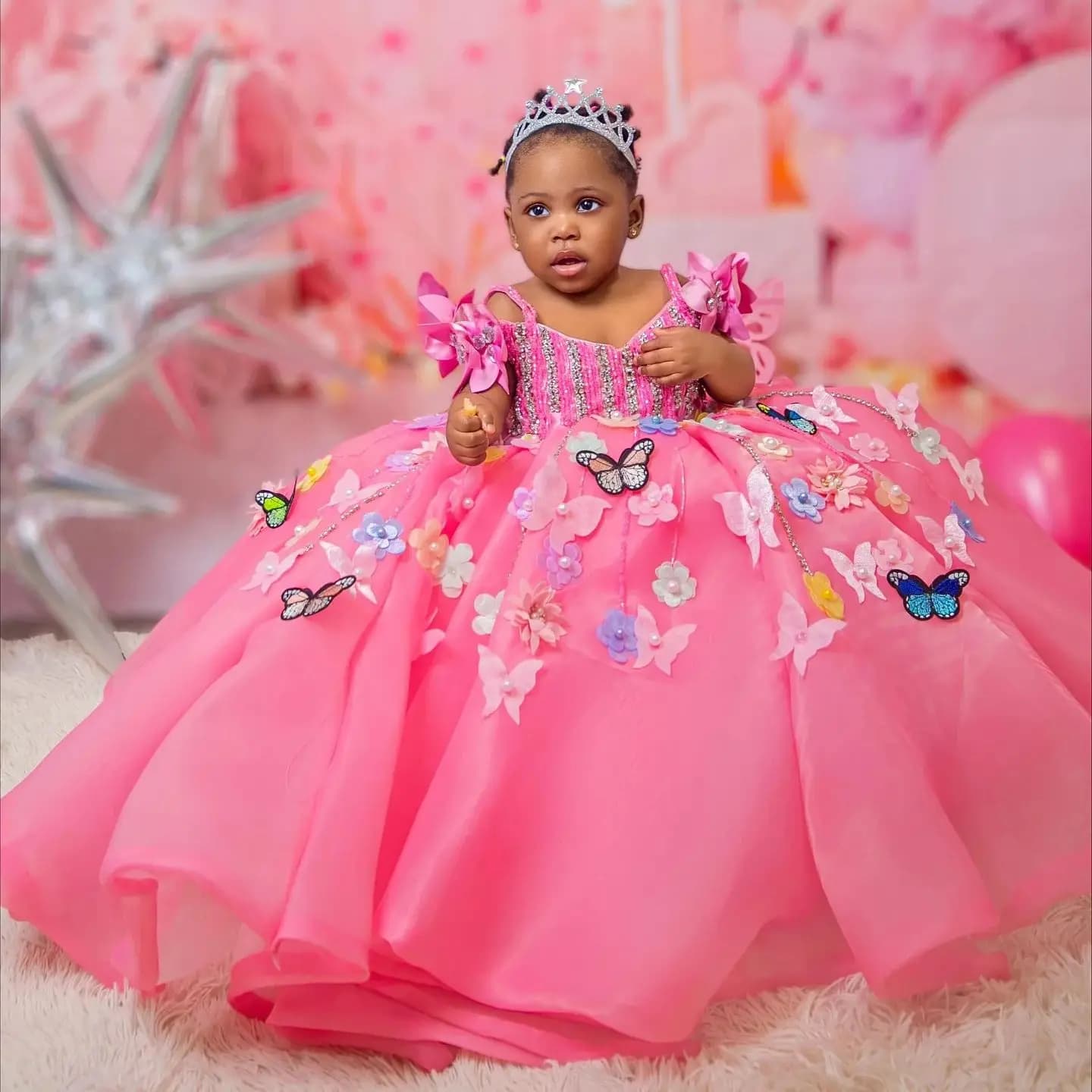 Abiti da festa di compleanno per ragazze con farfalla rosa Abito da ballo Abito da ragazza di fiori per lettiera da matrimonio Abiti da principessa per bambini per servizio fotografico