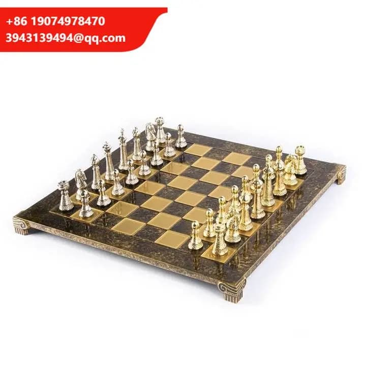 Set di Scacchi di Lusso in Ottone Massiccio, Pezzi Artigianali per Giochi da Tavolo, Include Confezione Regalo