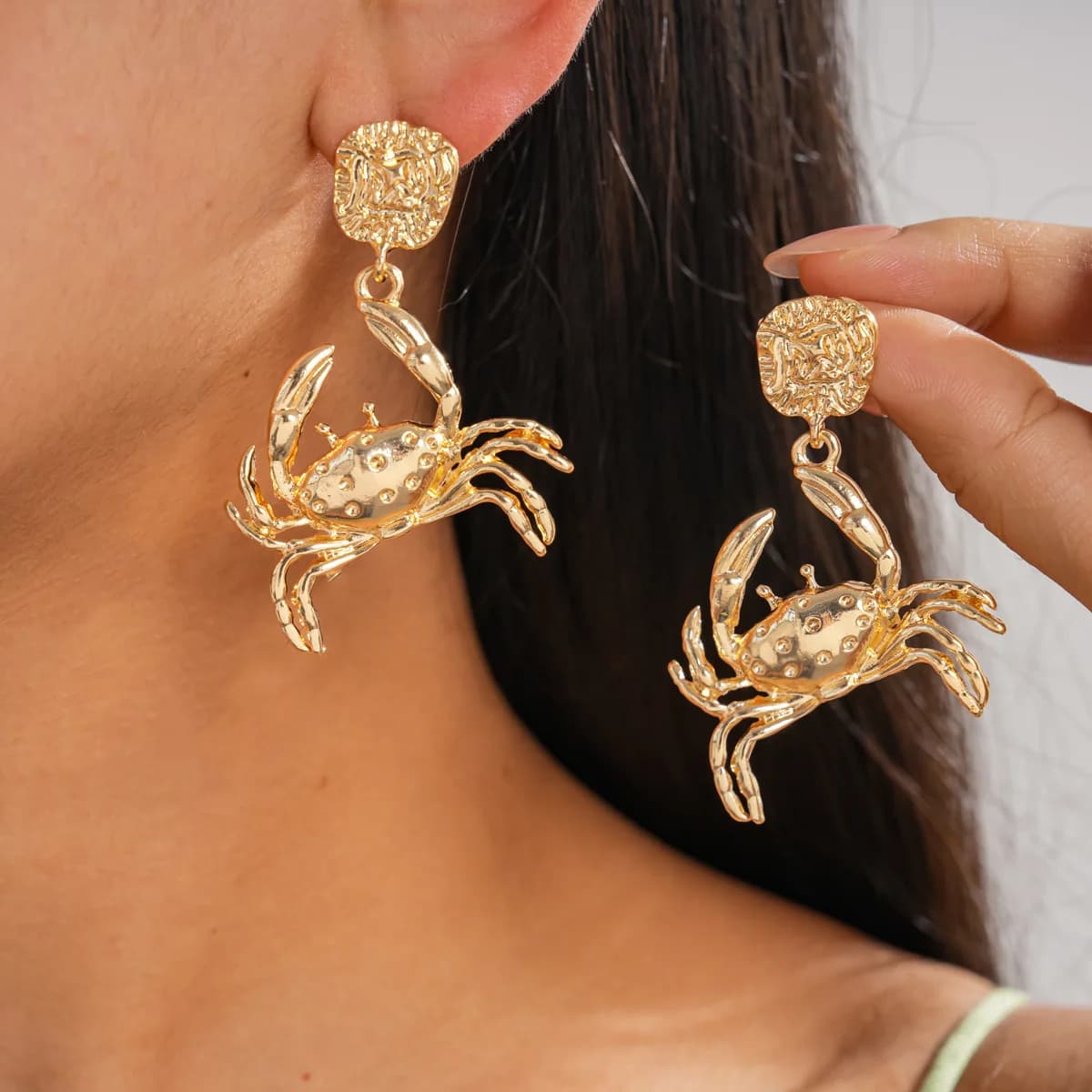 DIGADAGU Alloy Crab Animal Dangle Earrings New Simple Retro Earrings Women Party Jewelry Accessories