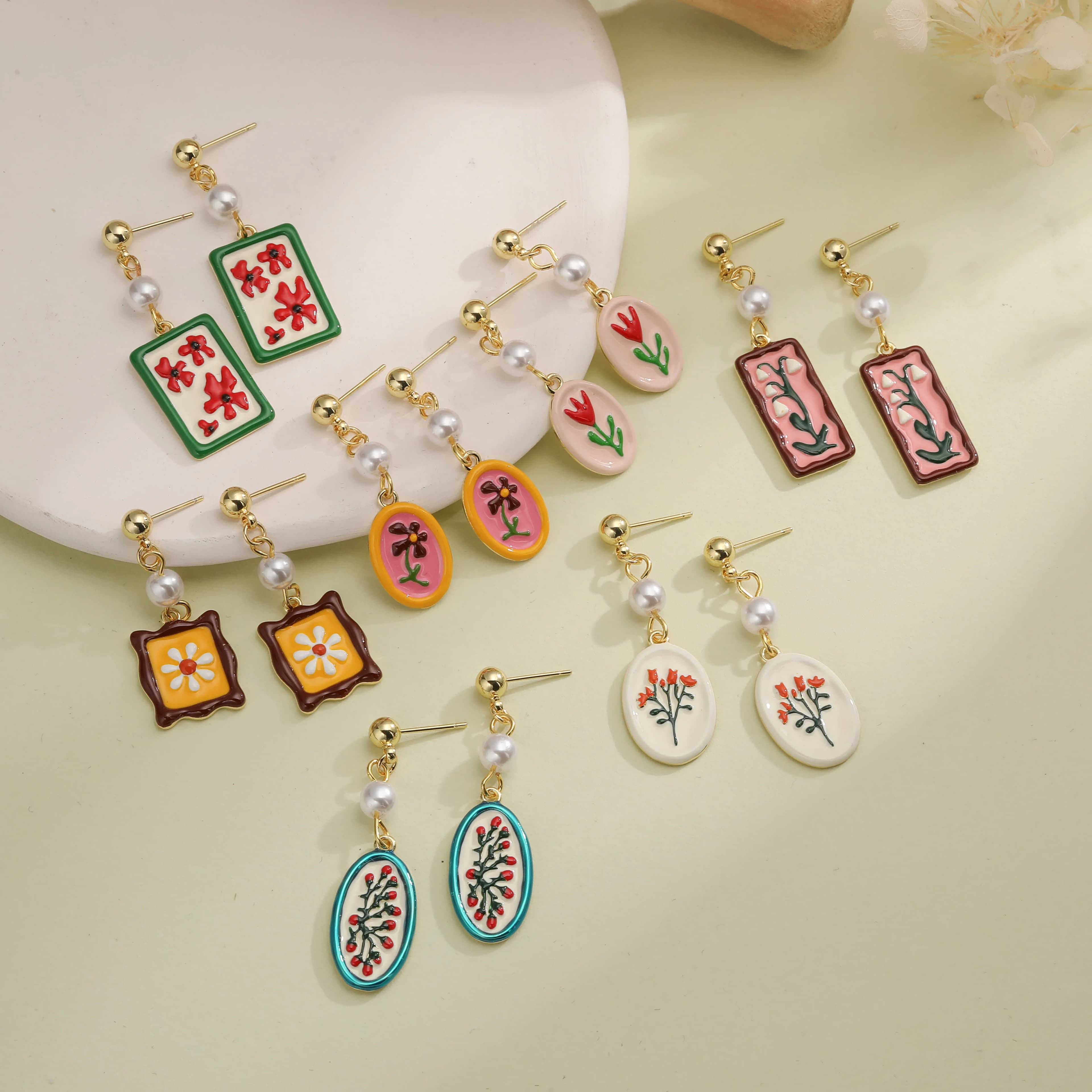 Vintage Enamel Flower Drop Earrings 18K Gold Plated Brass Pearl Dangle Earring Retro Oil Painting Floral Charm Daily Jewelry