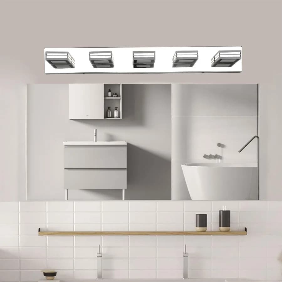 Lampada da Parete Moderna a 5 Luci LED Cromata con Paralumi Quadrati in Acrilico per Illuminazione Specchio Bagno