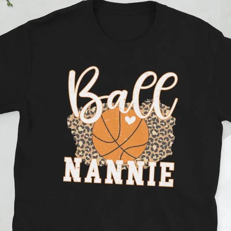 Maglietta orgogliosa del basket Nannie di un giocatore