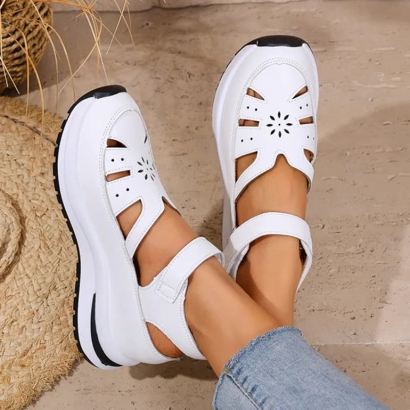 Scarpe da donna 2025 Vendita calda Sandali da donna con punta chiusa Sandali casual Roma Donna Zeppe con plateau cavo Scarpe taglie forti Donna