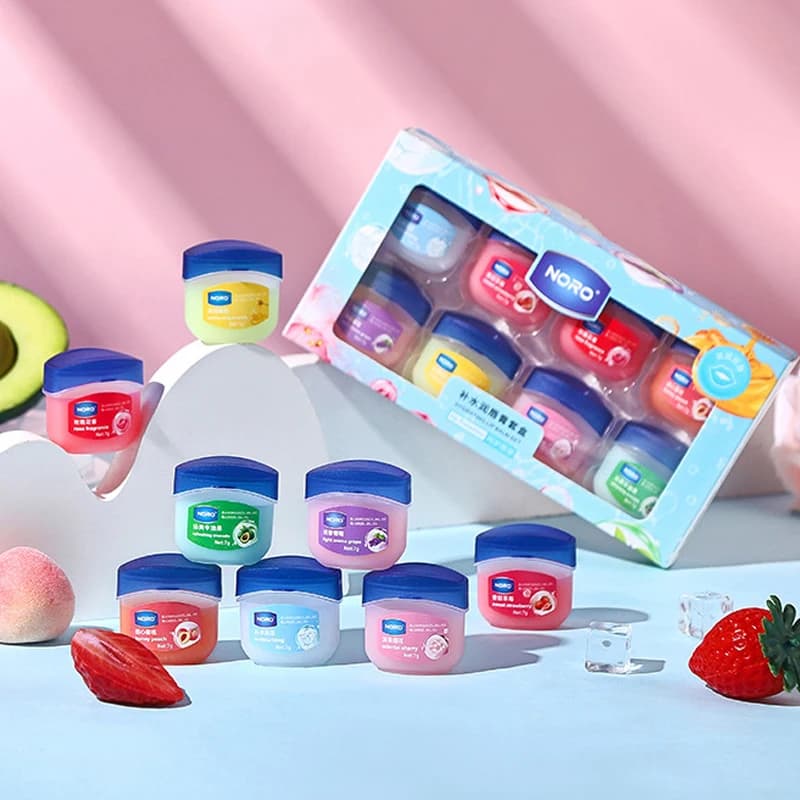 Set moisturizing lip mask in 8 pack: provides long-lasting lip hydration and care, suitable for dry lips and easy to apply