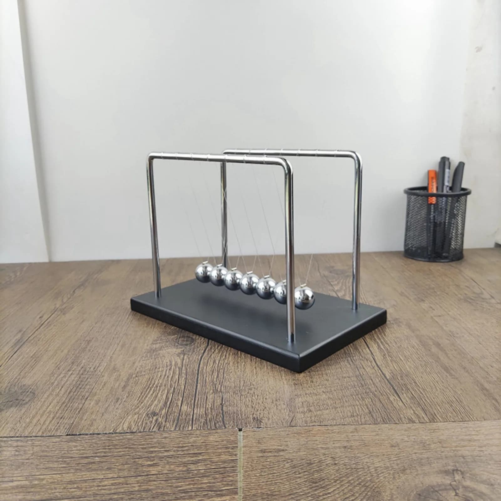7 Palline Meccanico Curva Newton Pendolo Palla di Metallo Culla di Newton Bambini Regali di Illuminazione Alleviare Lo Stress Scrivania Ornamenti Decor