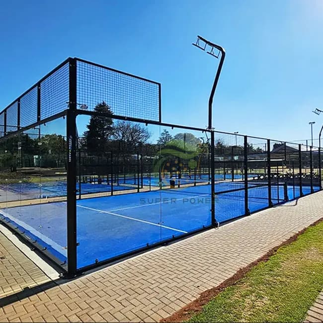 Fornitore della Cina Facile da installare Paletta da paddle per esterni Attrezzatura sportiva per cantiere da padel per interni