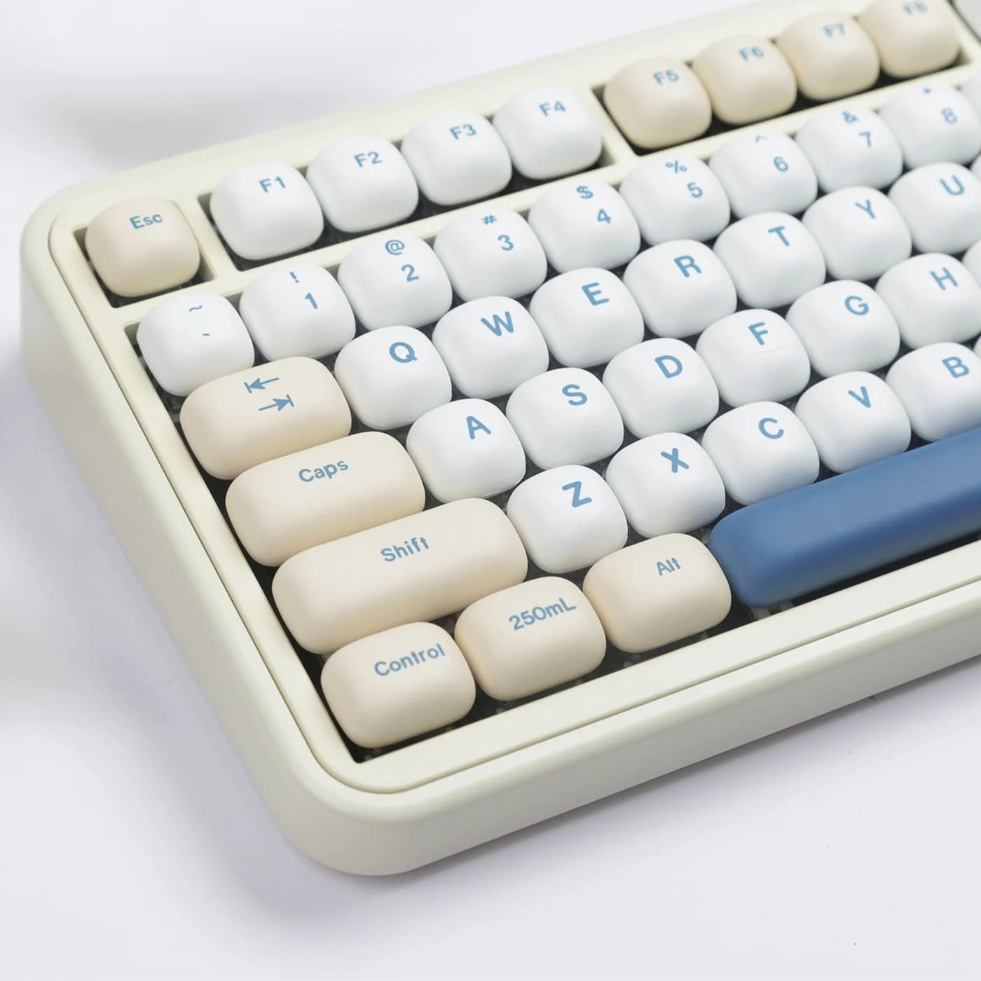 GMK Soyamilk Cute Cat MOG with rounded profile for mechanical keyboard caps Cherry MX Switch