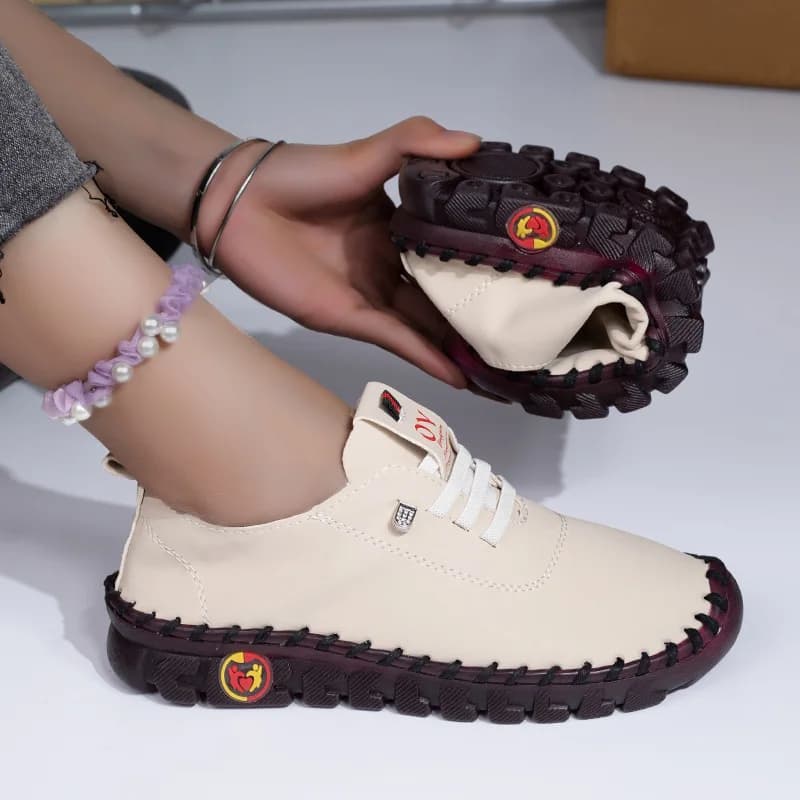 Scarpe da ginnastica per donna Mocassini piatti morbidi e confortevoli Scarpe Slip on Scarpe New Fad Outdoor Scarpe casual in pelle antiscivolo Zapatillas Mujer
