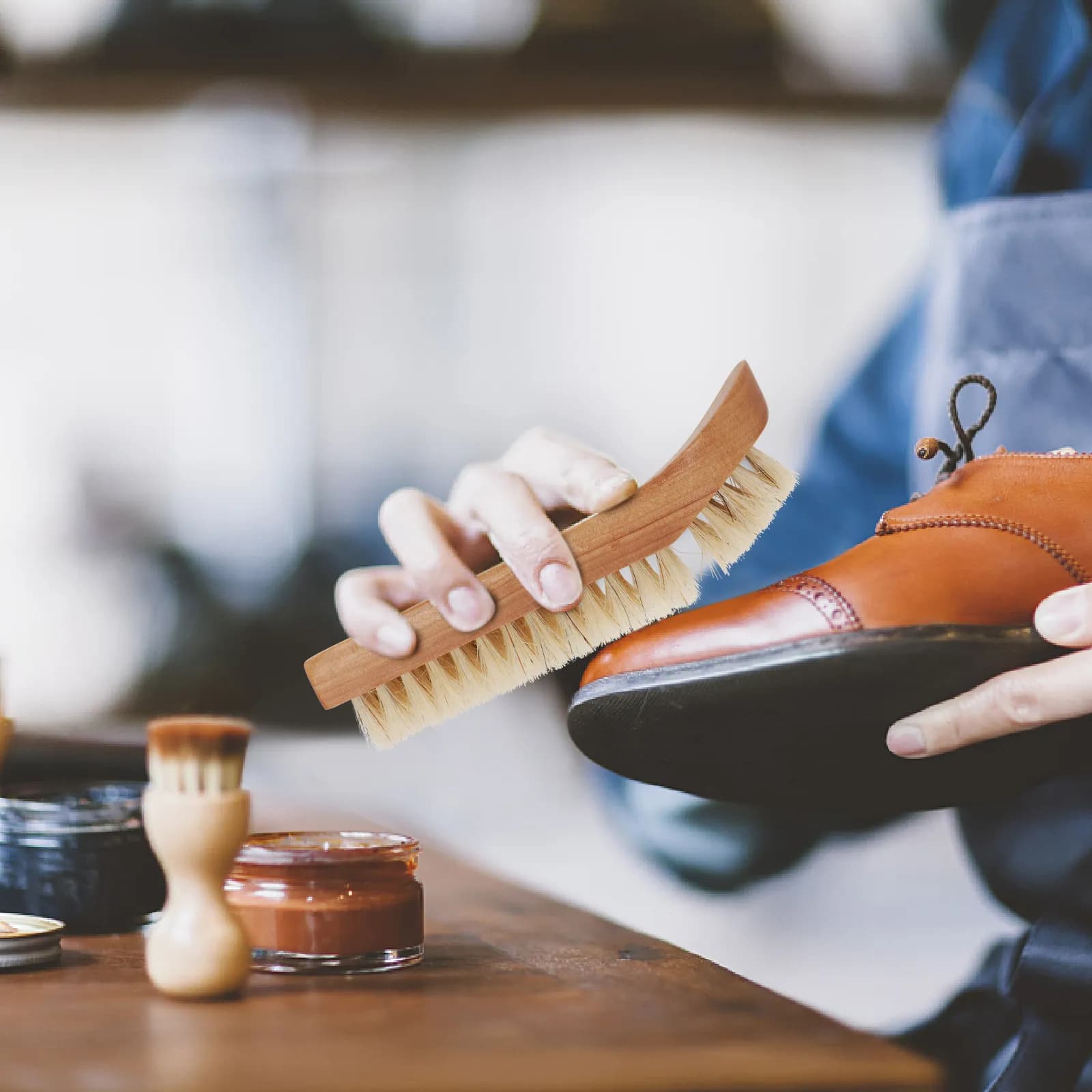 2 spazzole per scarpe in crine di cavallo, strumenti premium per lucidare le scarpe, accessori per la cura delle calzature con manico leggero e confortevole