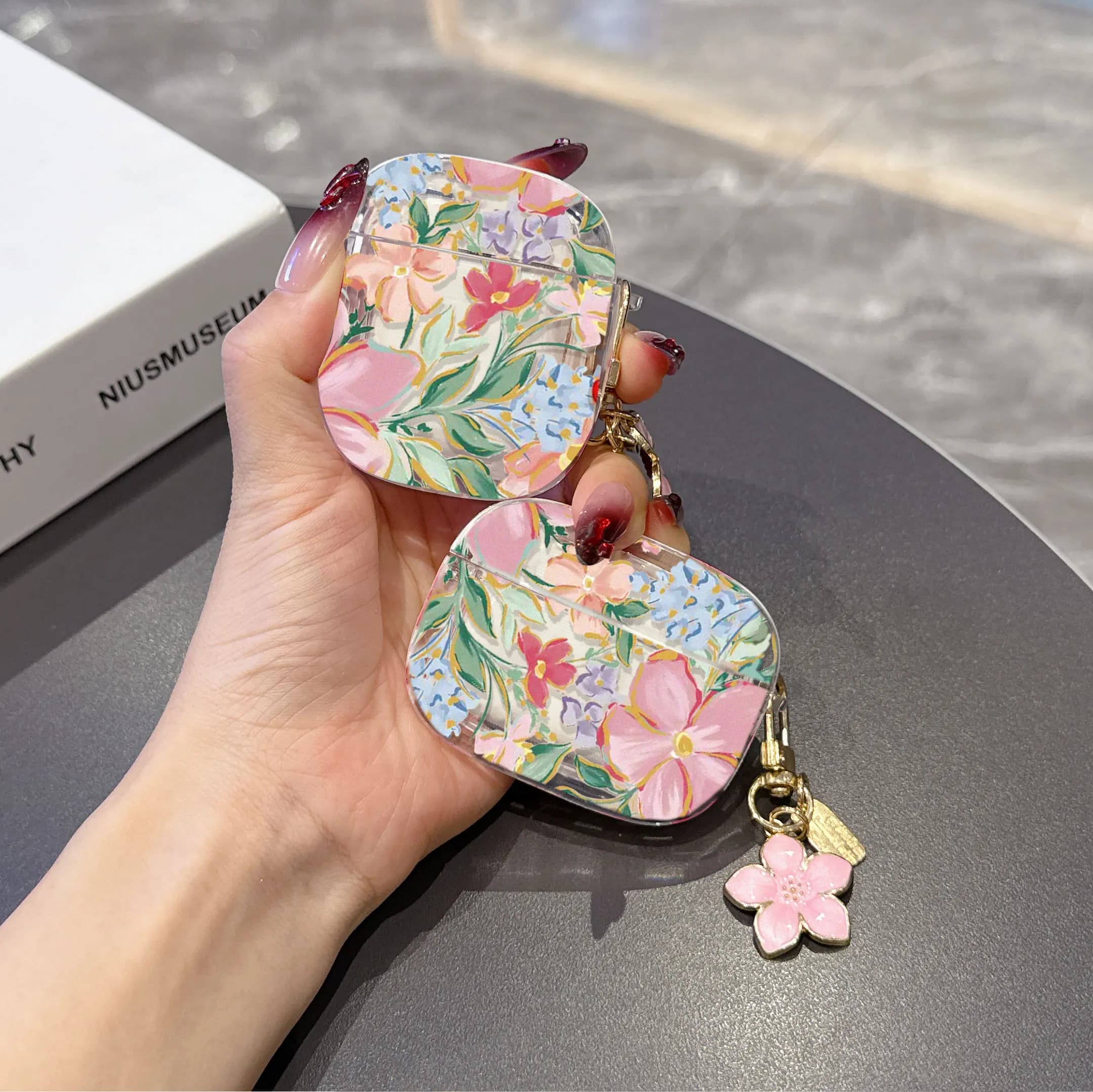 Nice rounded headphone case, suitable for Apple AirPods 4, AirPods 1, 2, 3, Pro, Pro 2, pro3 protective cover with hooks