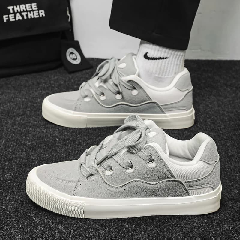Unisex Best Selling Low Top Bread Sneakers Vulcanized Sole Breathable Lightweight Spring Casual Street Shoes