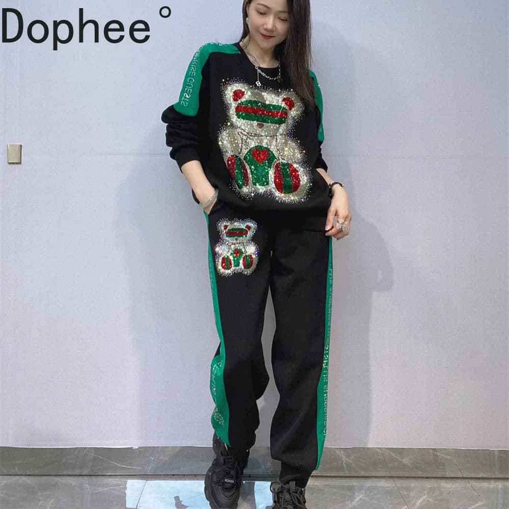 Moda autunno donna set simpatico orso perforazione a caldo felpa con cappuccio a maniche lunghe pullover top + pantaloni casual con diamanti in vita elastica colorblock