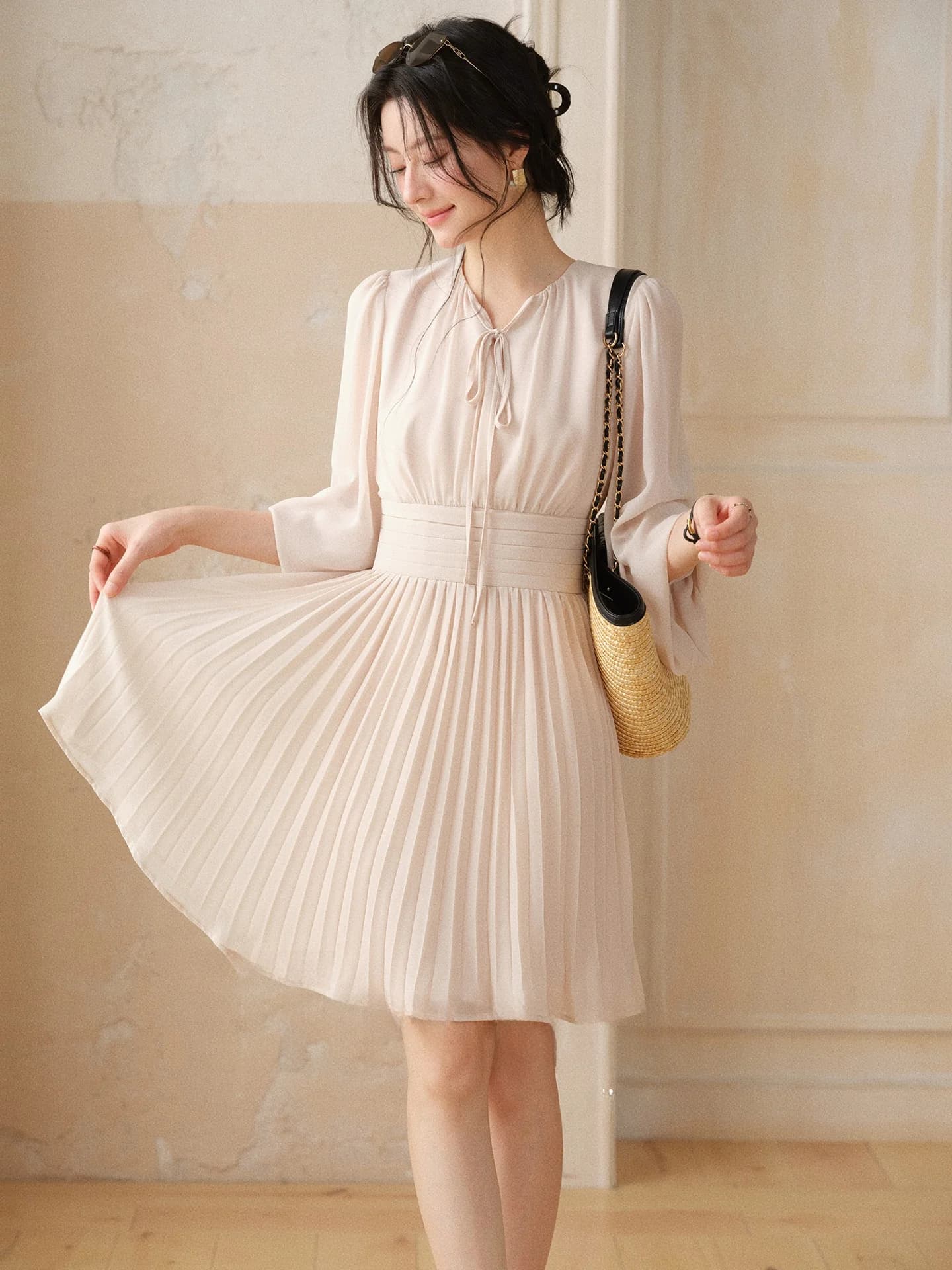 Women's Spybunny Chiffon Long Sleeved Dress with Belt, Lantern Sleeves, Trapeze Short skirt, French style, for urban commuting