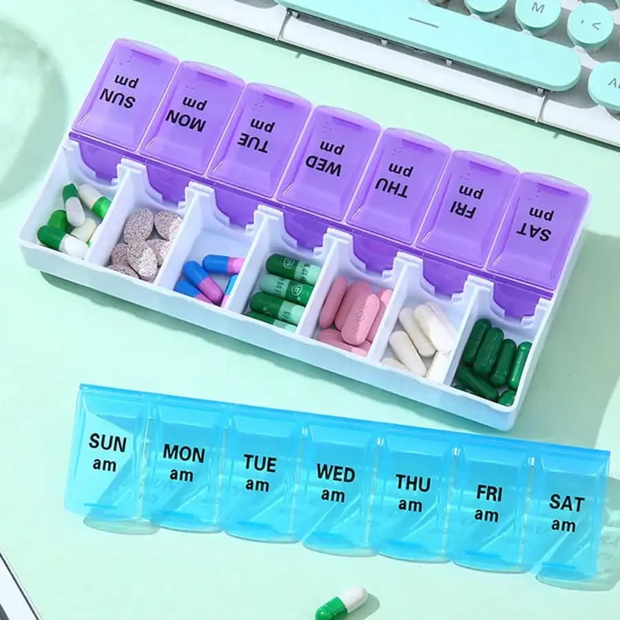 14-Grid Color Pill Box, Portable One-Week Pill Box Set, Mini Combination Pill Box Packing, Daily Regular Reminder Pill Box Monday To Sunday Full Coverage Travel Carry-On & Handbag Essentials, Efficient Management Of Vitamins & Medicines
