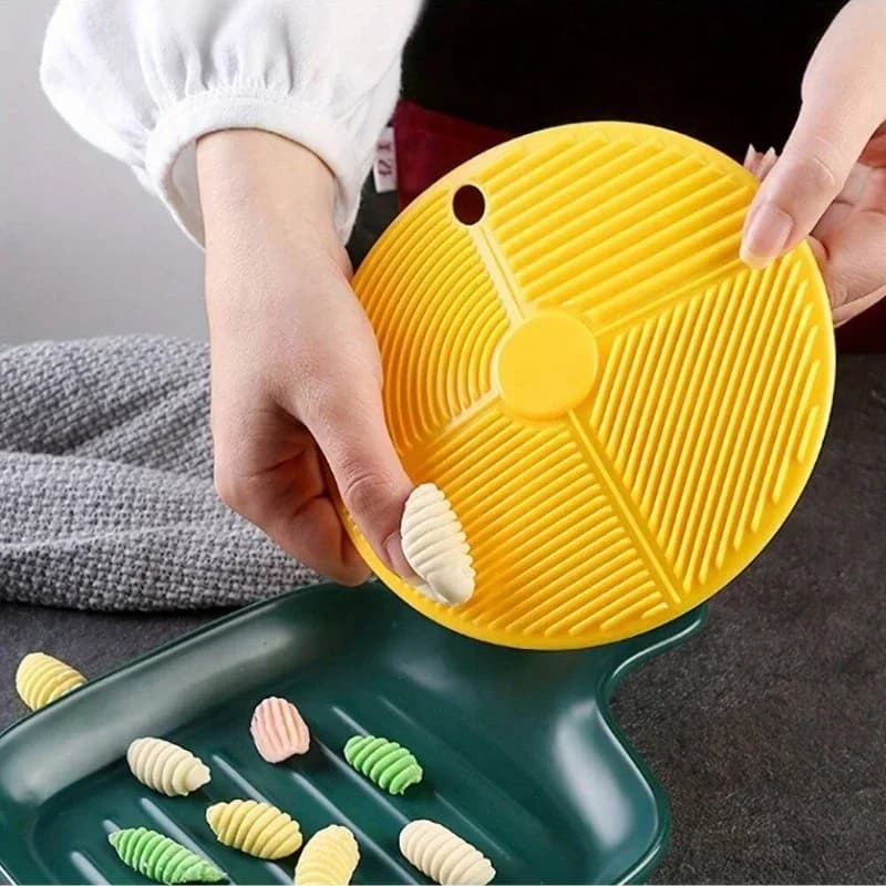 Attrezzo da cucina giallo multiuso caldo Tagliere per pasticceria per forniture da cucina domestiche Strumenti per pasta